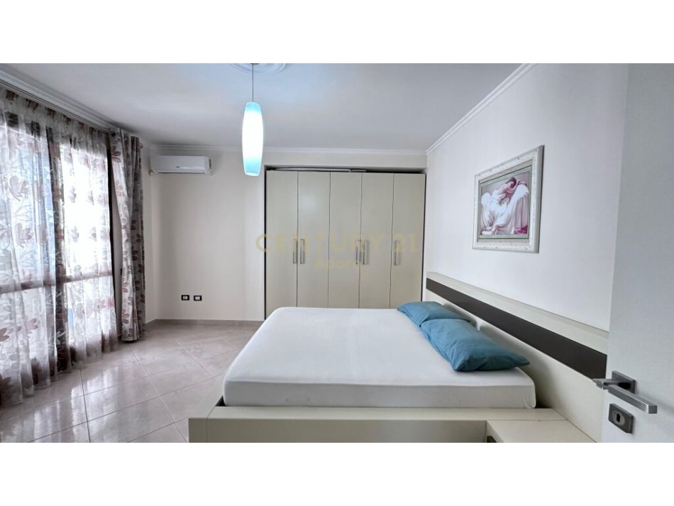 Tirane, jap me qera apartament 2+1+Post Parkimi+Ballkon , 102 m² 600 € (Kopshti Botanik Zoologjik)
