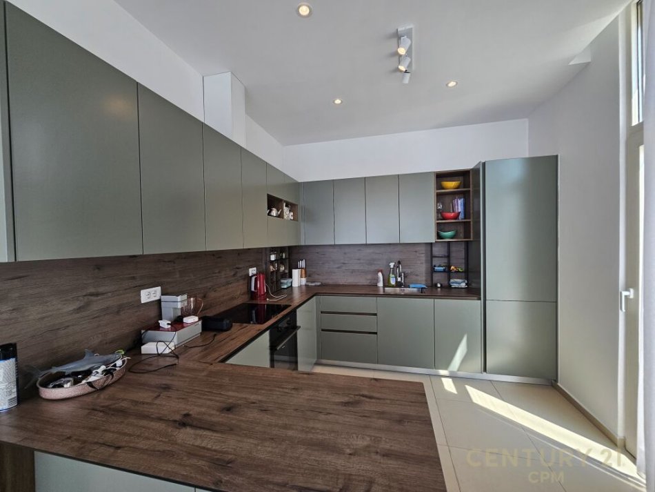 Vlore, shes Vile 2+1 Kati 1, 147 m² 980.000 €