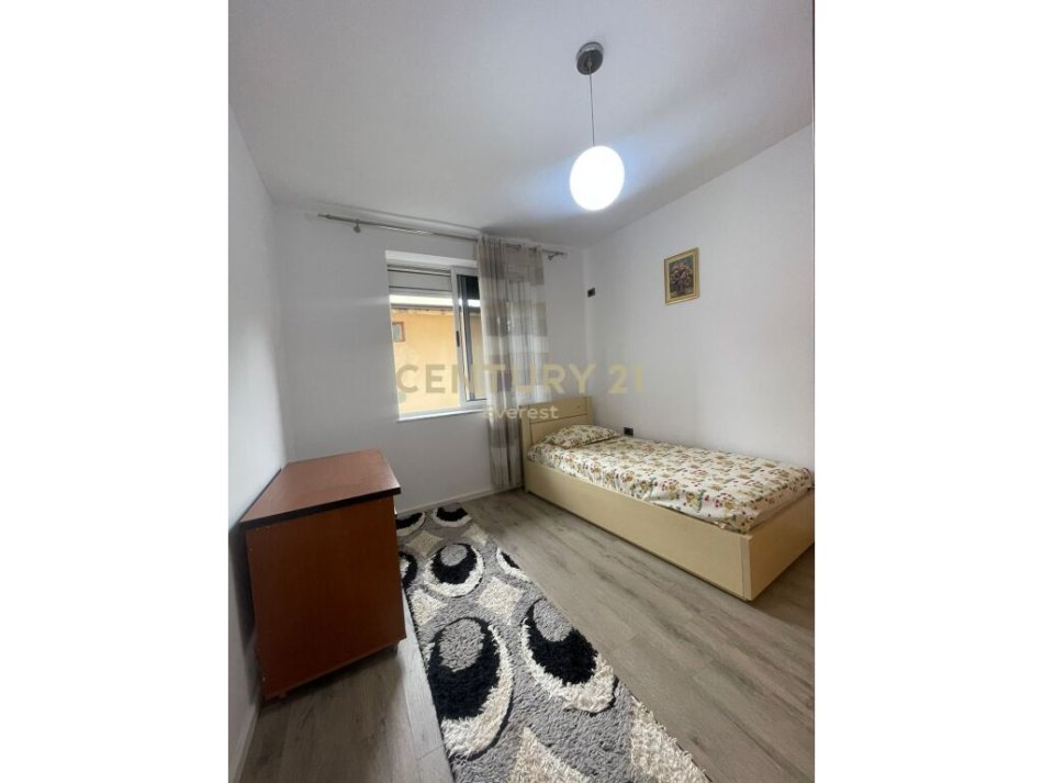 Tirane, jepet me qera apartament 2+1 Kati 3, 69 m² 600 € (Vasil Shanto)