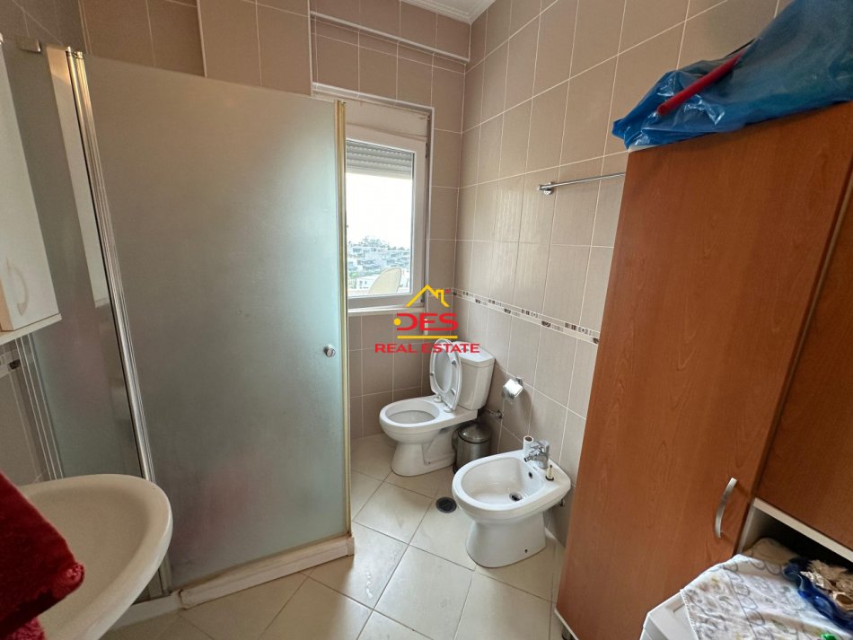 Shqiperi, jepet me qera apartament 1+1 Kati 5, 70 m² 450 € (Rruga Dhimiter Konomi)