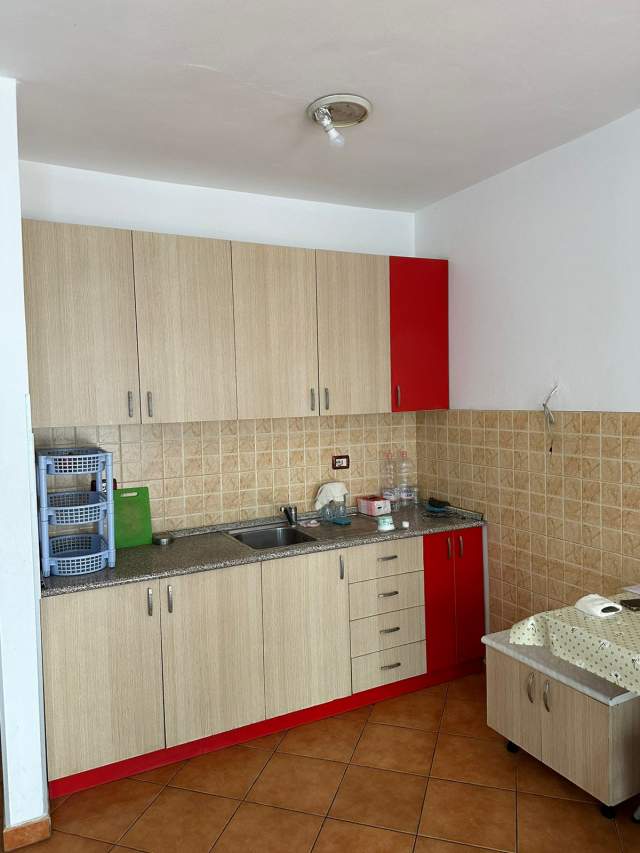 Tirane, jepet me qera garsonier 1+1 Kati 2, 43 m² 29.000 Leke (pas Universitetit Mesdhetar)