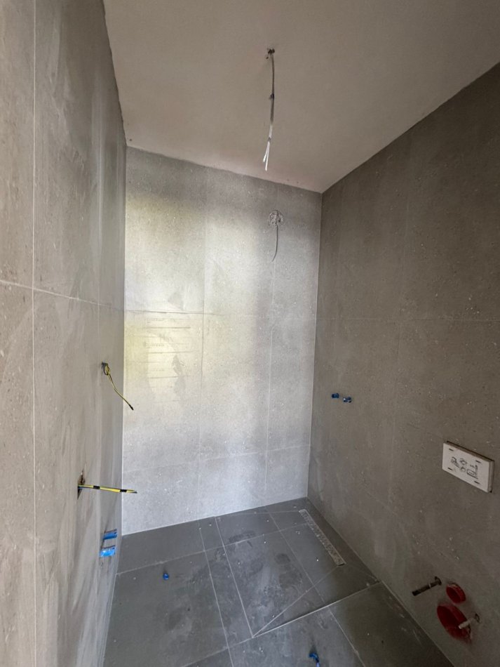 Tirane, shitet apartament 2+1+Ballkon Kati 7, 93 m² 93.000 € (Univers City Okazion 1000€/m2 Faze Perfundimi)
