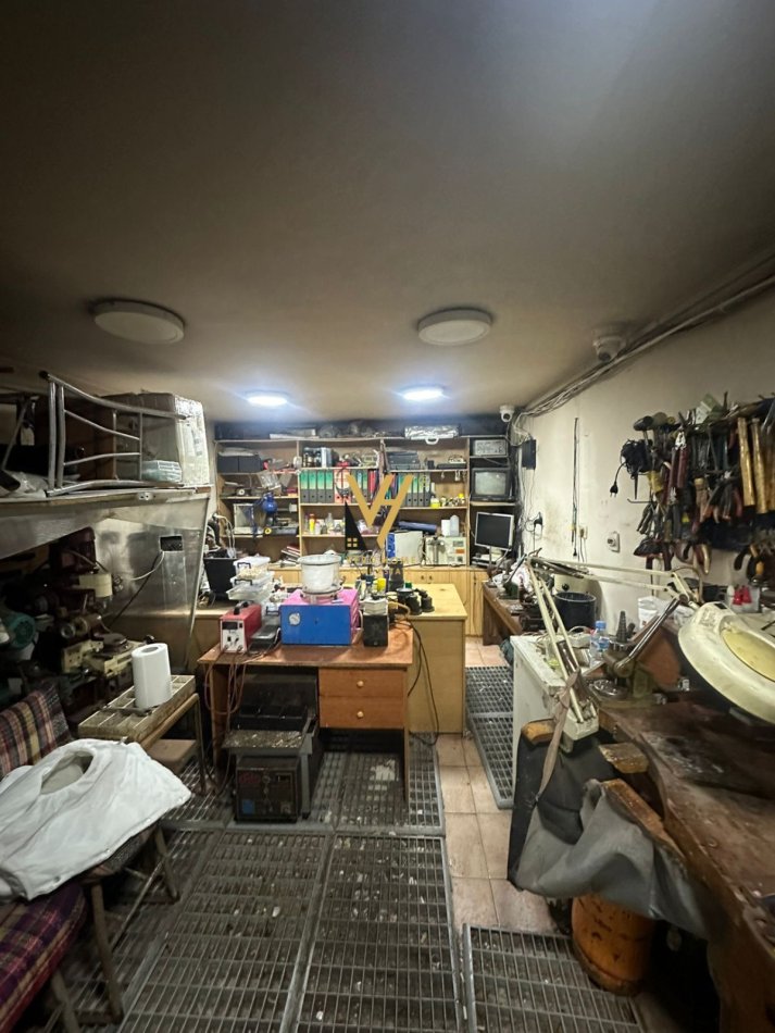 Tirane, shitet dyqan Kati 0, 48 m² 600.000 € (BULEVARDI ZOGU I PARE)