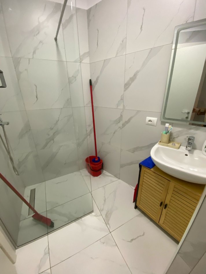 Tirane, jepet me qera apartament 1+1 Kati 5, 60 m² 600 € (Bilal sina)