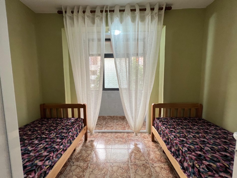 Tirane, jepet me qera apartament 2+1 Kati 3, 85 m² 500 € (perballe shkolles harry fultz)
