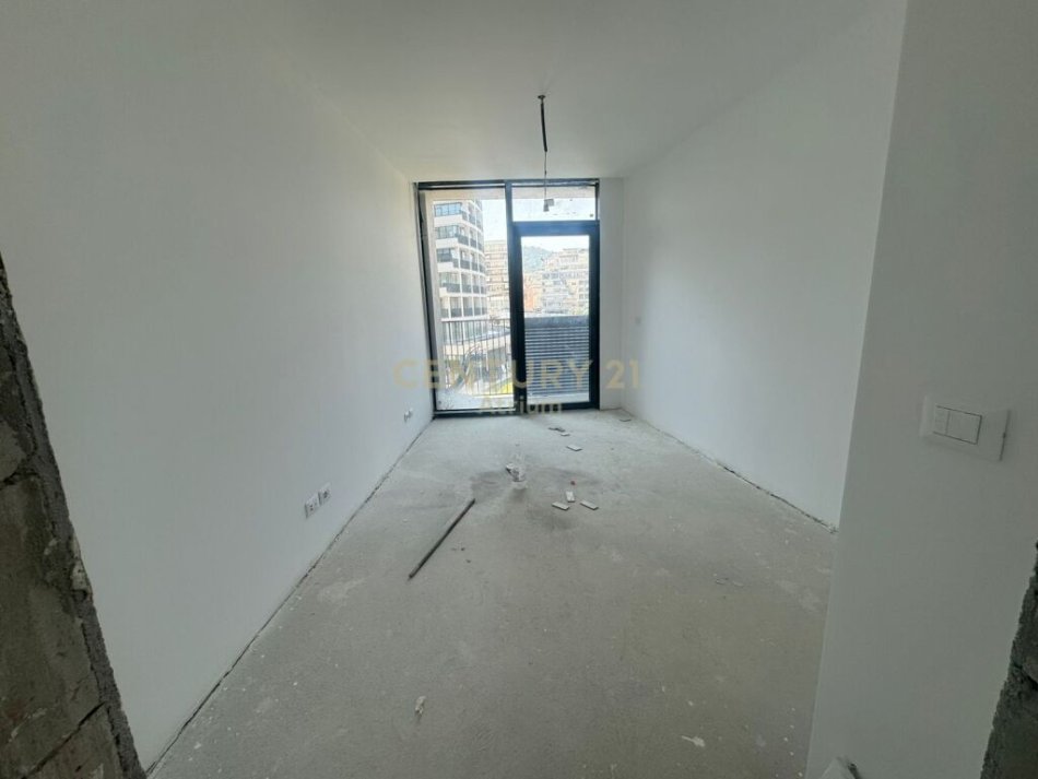 Tirane, shes apartament 2+1+POST PARKIM+VERANDE , 122 m² 350.000 € (Liqeni i Tiranës)