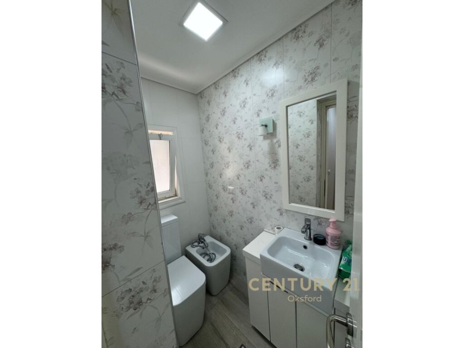 Tirane, jepet me qera apartament 2+1+Ballkon Kati 4, 82 m² 730 € (Stadiumi Dinamo)