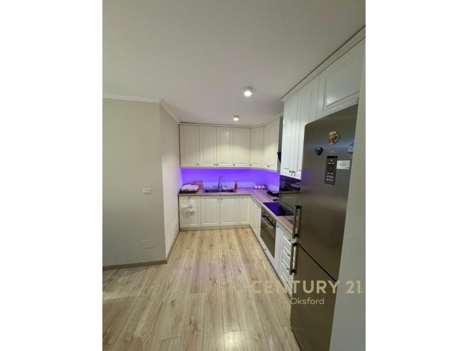 Tirane, jepet me qera apartament 2+1+Ballkon Kati 4, 82 m² 730 € (Stadiumi Dinamo)