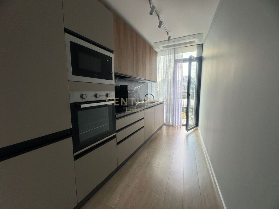 Tirane, jepet me qera apartament 1+1 Kati 6, 77 m² 1.000 € (Rruga e Kosovareve)