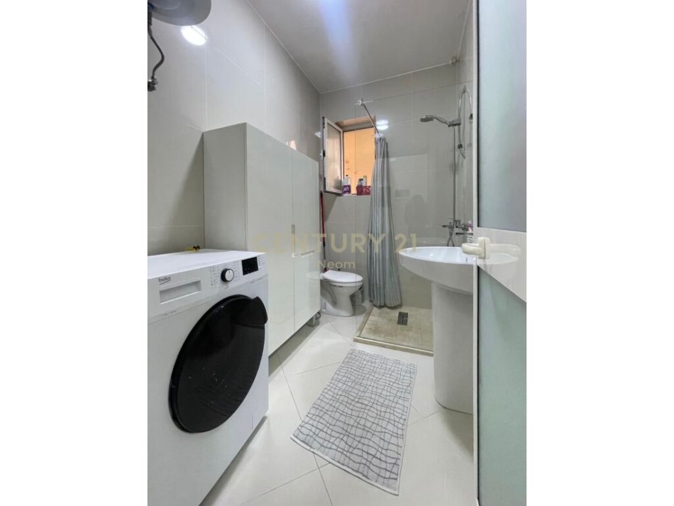 Tirane, shitet apartament 1+1 Kati 5, 68 m² 110.000 € (ish parku)