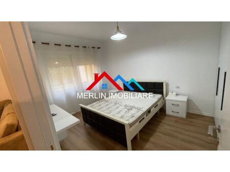 Tirane, jepet me qera apartament 2+1 Kati 2, 80 m² 800 € (Xhon Kenedy,KODRA DIELLIT)