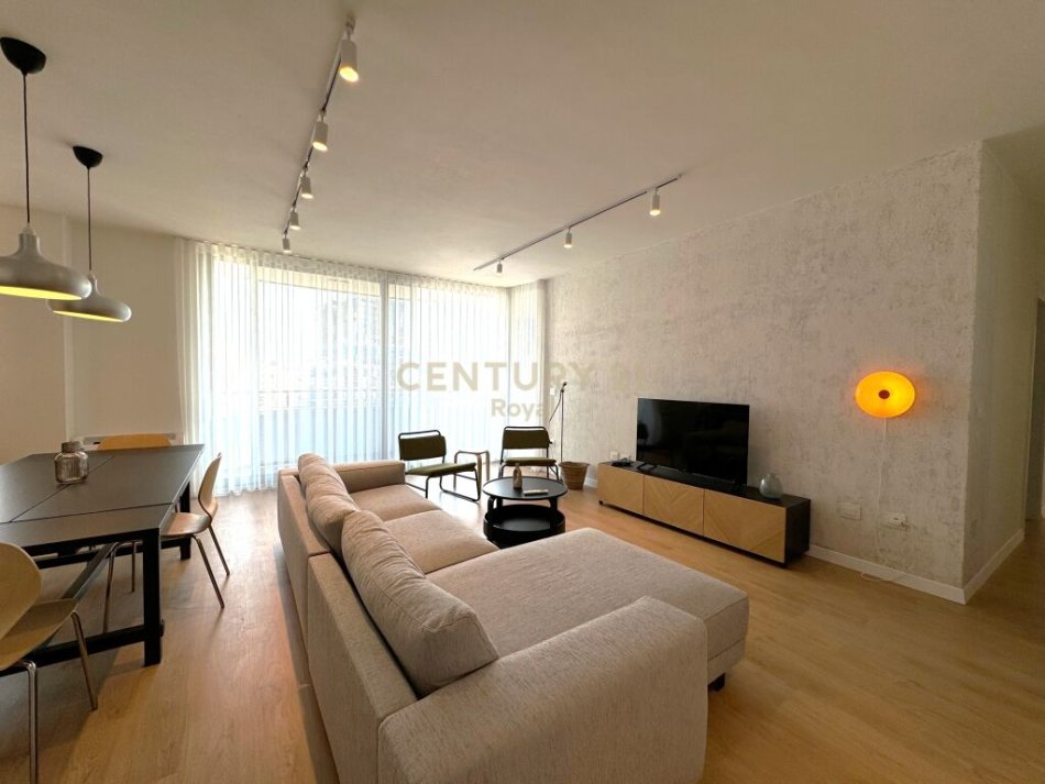 Tirane, jepet me qera apartament 3+1 Kati 8, 144 m² 1.600 € 