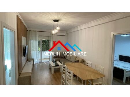 Tirane, jepet me qera apartament 2+1 Kati 2, 80 m² 800 € (Xhon Kenedy,KODRA DIELLIT)