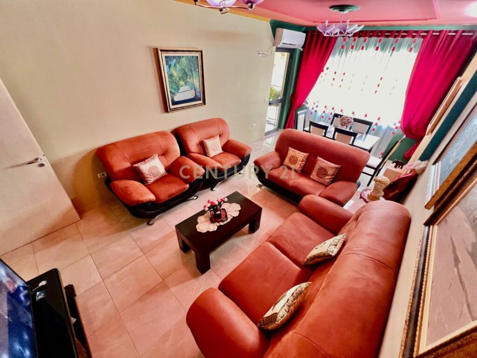 Tirane, jepet me qera apartament 1+1 Kati 5, 78 m² 400 € (astir)