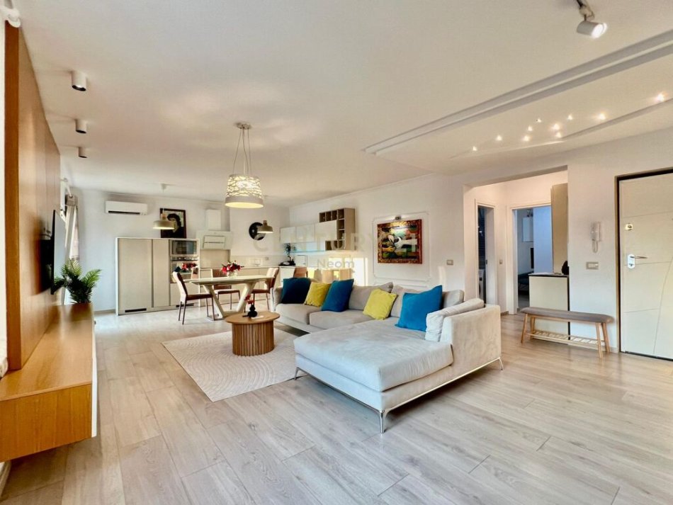 Tirane, jepet me qera apartament 2+1 Kati 6, 110 m² 1.500 € (sheshi willson)