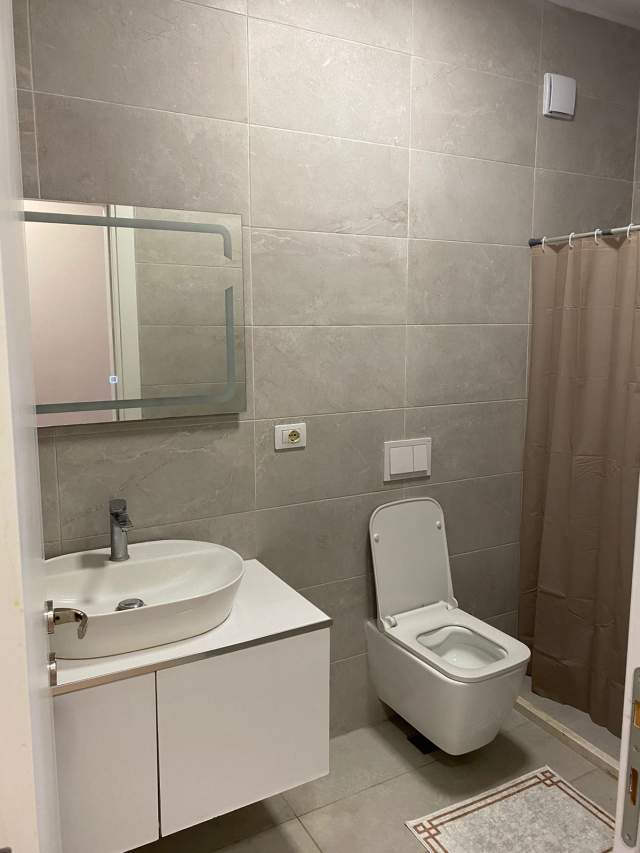 Tirane, jepet me qera apartament 2+1+BLK Kati 5, 105 m² 400 Euro (Spitali Amerikan 3)