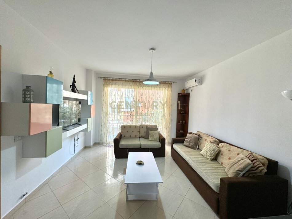 Tirane, jepet me qera apartament 2+1 Kati 2, 98 m² 600 € (liqeni i thate)