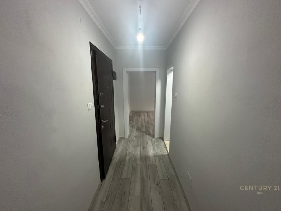 Tirane, jepet me qera zyre Kati 3, 51 m² 500 € (21 Dhjetori)
