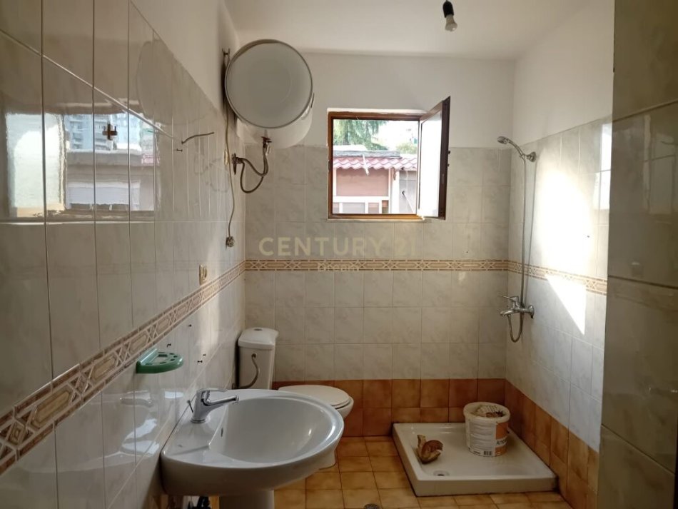 Jepet me Qira Apartament 2+1 Prane shkolles Emin Duraku tek Ish-Ekspozita!!  DREAM99903