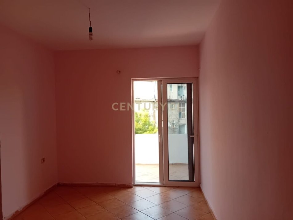 Jepet me Qira Apartament 2+1 Prane shkolles Emin Duraku tek Ish-Ekspozita!!  DREAM99903