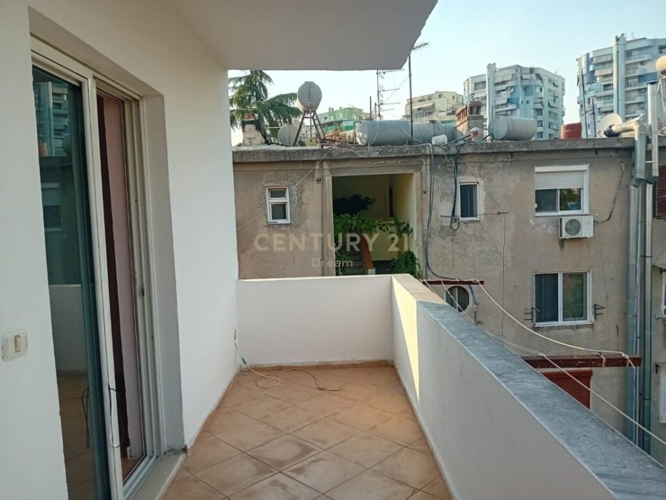 Jepet me Qira Apartament 2+1 Prane shkolles Emin Duraku tek Ish-Ekspozita!!  DREAM99903