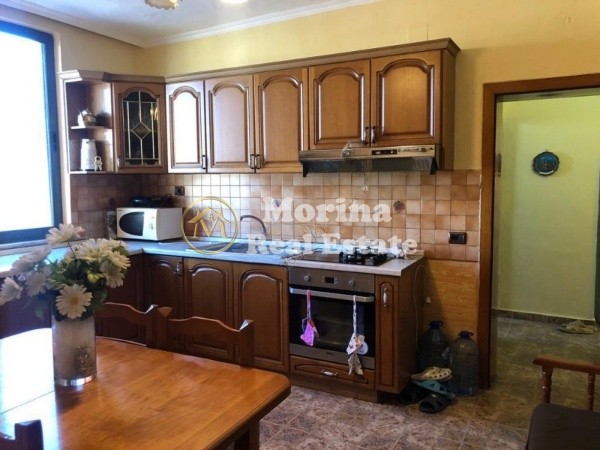 Tirane, shitet apartament 3+1 Kati 4, 71 m² 85.000 € (Rruga Vangjel Capo)