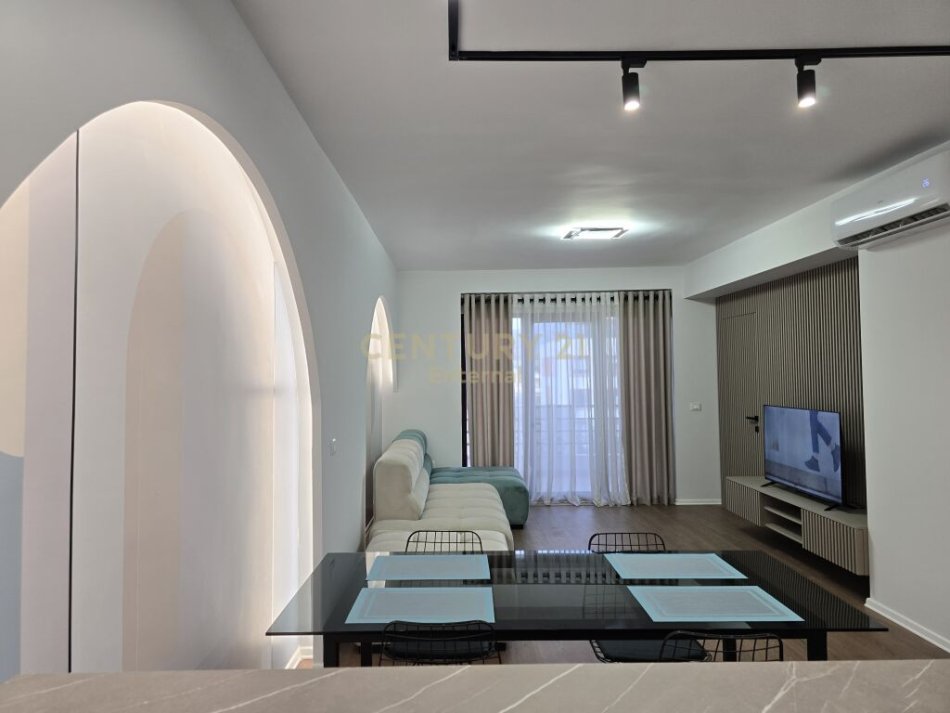 Apartament 2+1 per shitje tek Petro Nini   ENT100012