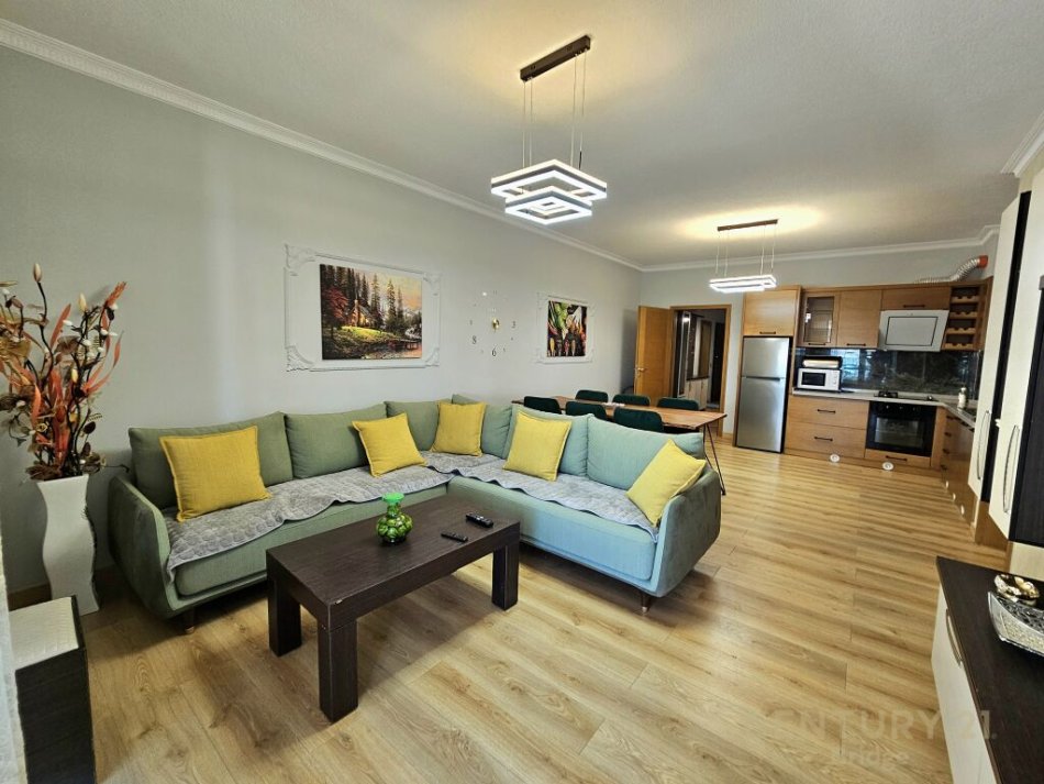 Tirane, jap me qera apartament 3+1+2 , 137 m² 1.200 € (Liqeni i Thatë)