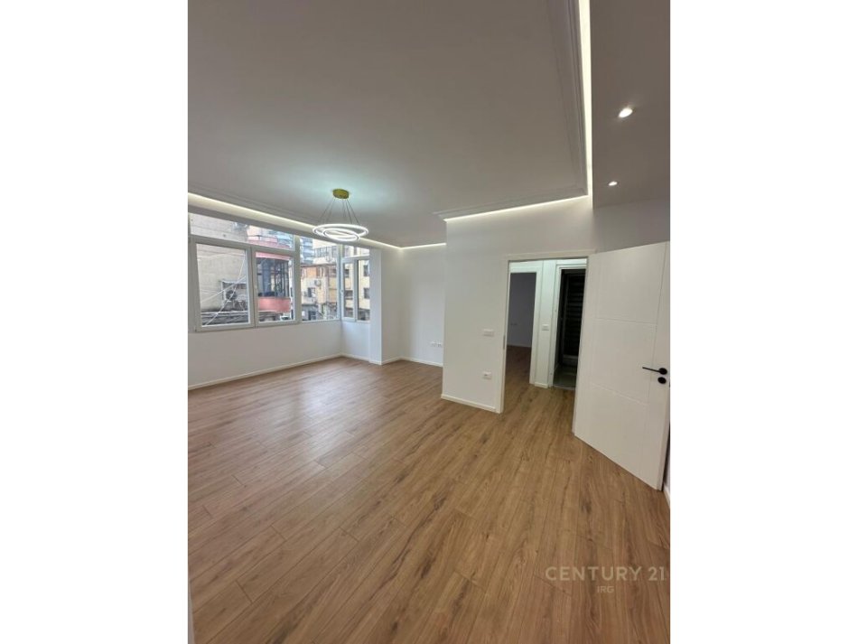 Tirane, shes apartament 2+1+Aneks+Ballkon Kati 2, 87 m² 210.000 € (Rruga Elbasanit)
