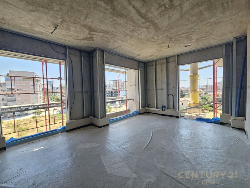Tirane, shes apartament 2+1+Aneks+Ballkon Kati 4, 124 m² 247.000 € (Bulevardi i Ri)
