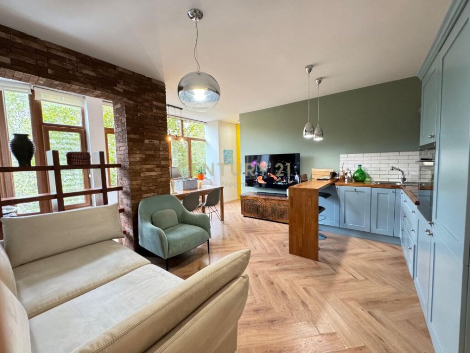 Tirane, shes apartament 1+1 , 67 m² 190.000 € (Ish Ekspozita)
