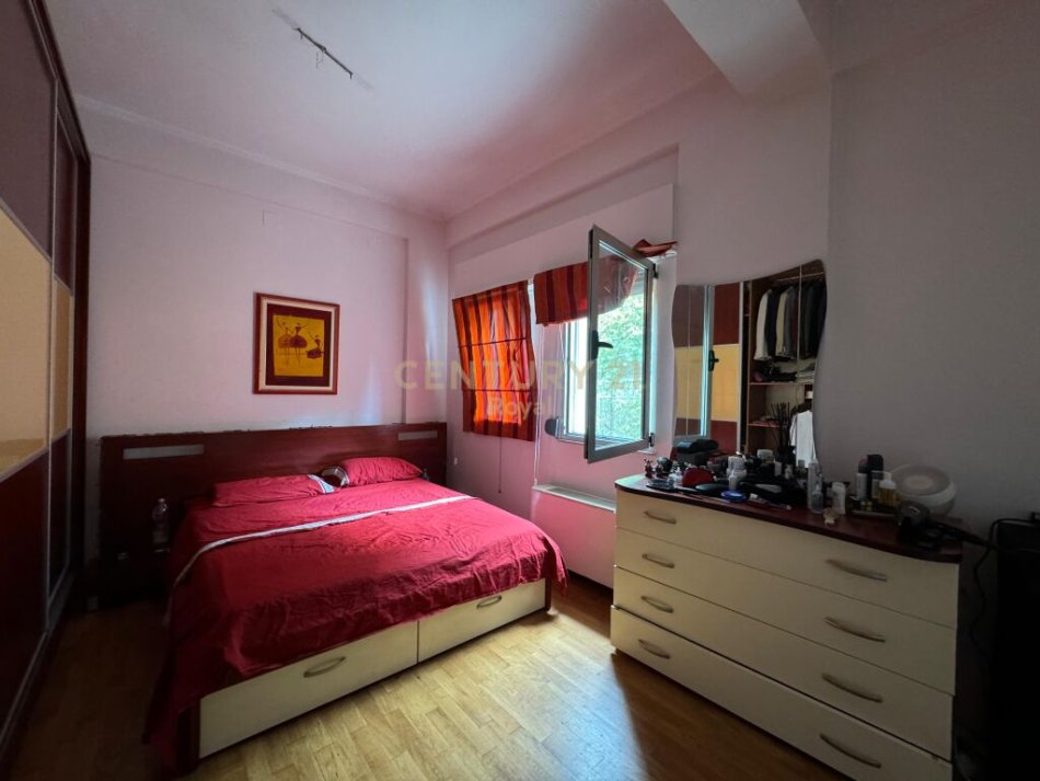 Tirane, shes apartament 2+1+2 , 140 m² 232.000 € (Liqeni i Thatë)