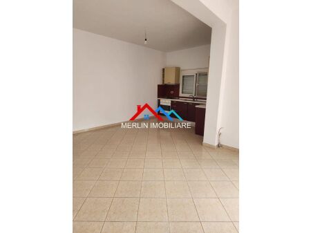 Tirane, jepet me qera Vile 2+1 Kati 3, 300 m² 2.500 € (Xhanfize Keko,PORCELAN)