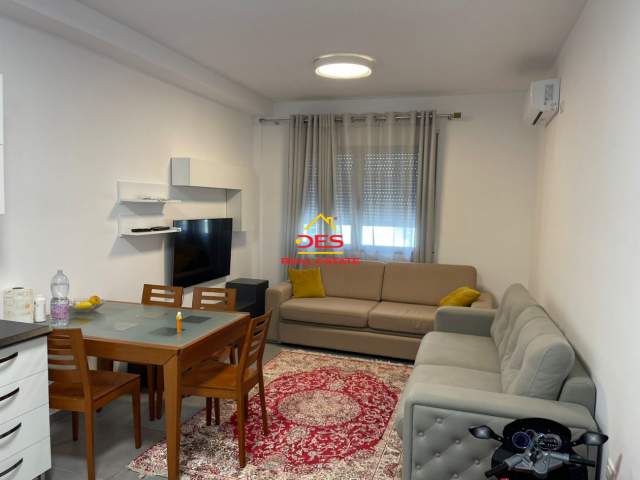 Vlore, jepet me qera apartament 1+1+A+BLK Kati 5, 74 m² 300 Euro (Rruga Çamëria, Vlorë)
