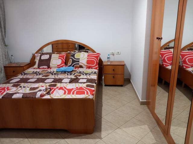 Tirane, jepet me qera apartament 1+1 Kati 2, 72 m² 30.000 Leke (Rruga Muhamed Deliu)