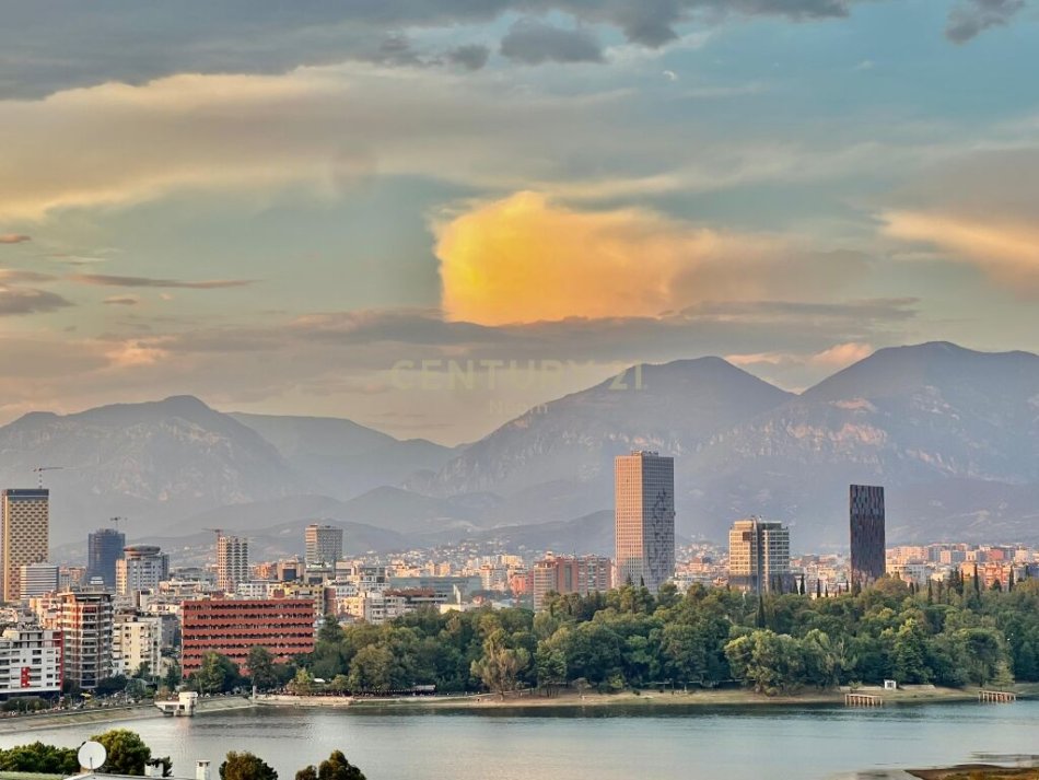 Tirane, jepet me qera apartament+verande | Penthouse 4+1+Aneks+Ballkon Kati 6, 360 m² 1.200 € (Liqeni i Thatë)