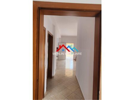 Tirane, jepet me qera Vile 2+1 Kati 3, 300 m² 2.500 € (Xhanfize Keko,PORCELAN)