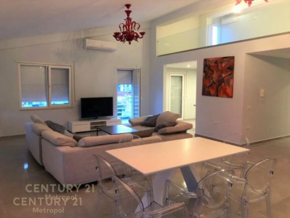 Tirane, shes apartament PENTHOUSE , 451 m² 1.200.000 € (Liqeni i Thatë)