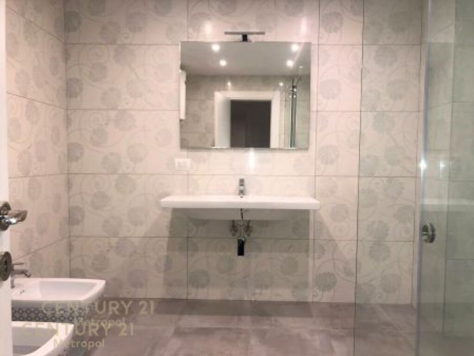 Tirane, shes apartament PENTHOUSE , 451 m² 1.200.000 € (Liqeni i Thatë)