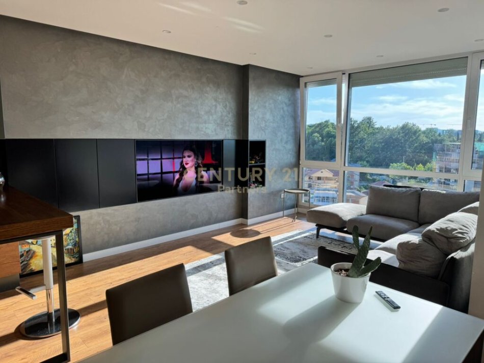 Tirane, shes apartament 3+1+2+Ballkon , 138 m² 268.000 € (Rruga '' Fuat Toptani'', Rruga e Elbasanit)