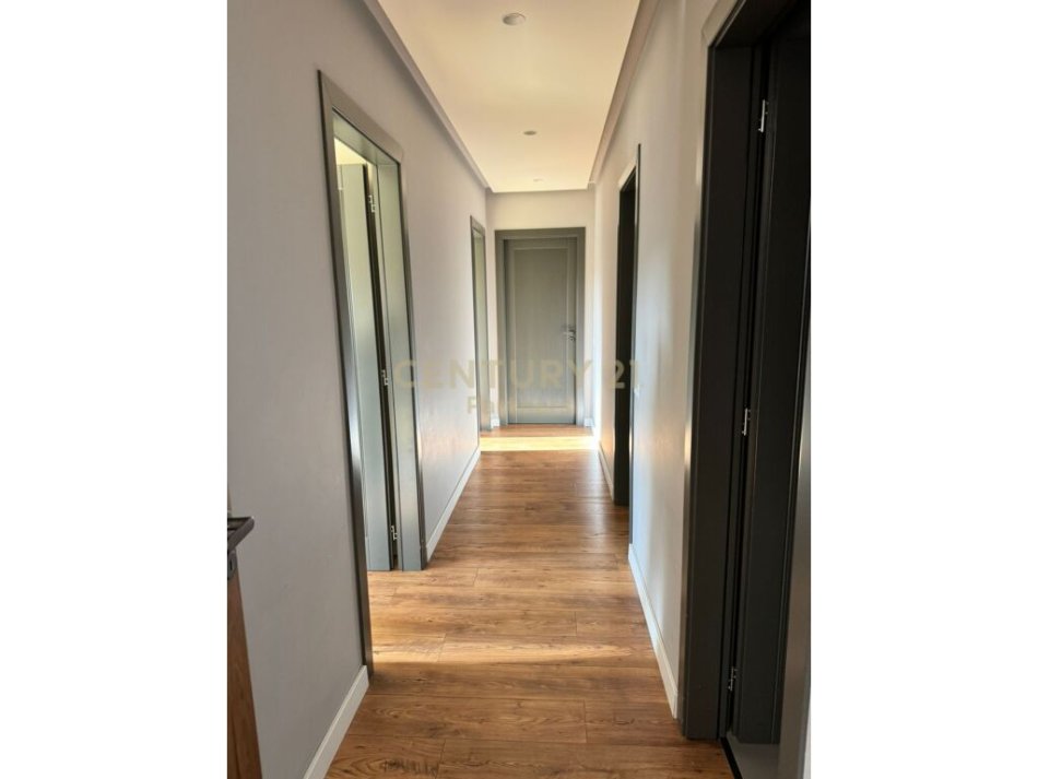 Tirane, shes apartament 3+1+2+Ballkon , 138 m² 268.000 € (Rruga '' Fuat Toptani'', Rruga e Elbasanit)