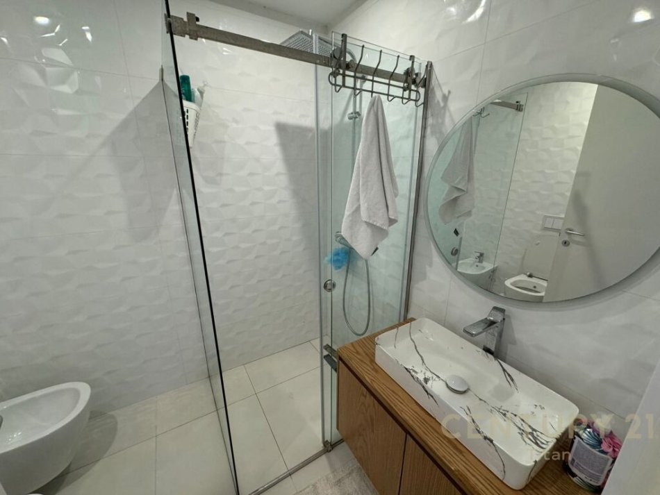 Tirane, shes apartament 3+1 Kati 1, 132 m² 260.000 € 