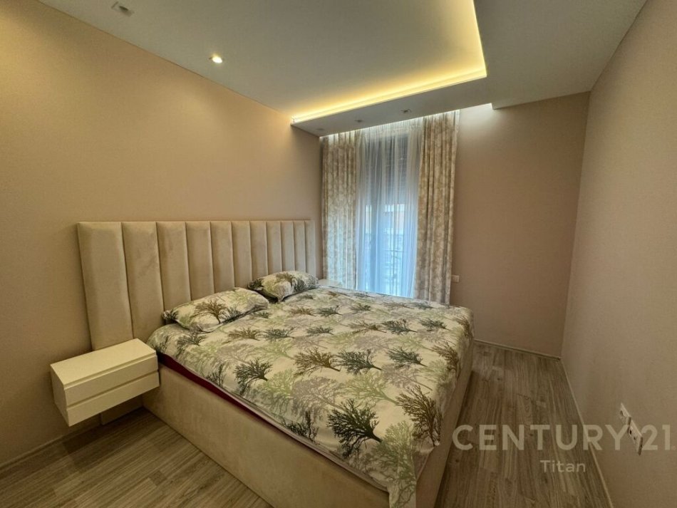 Tirane, shes apartament 3+1 Kati 1, 132 m² 260.000 € 