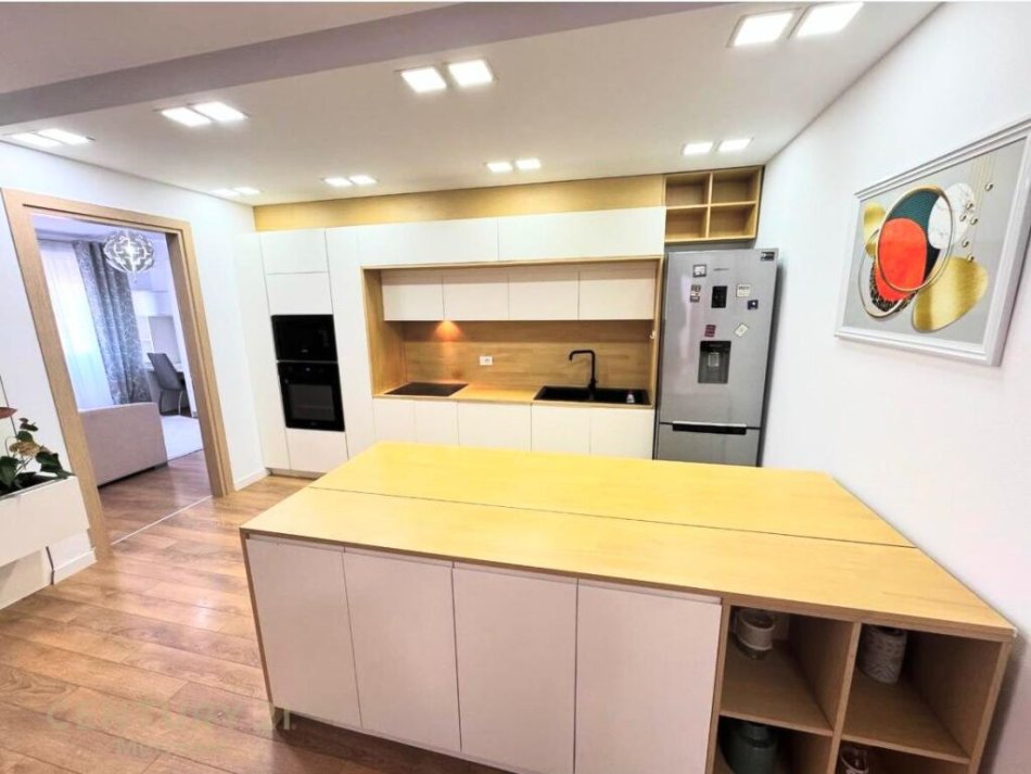 Tirane, jap me qera apartament 2+1+2+Ballkon , 120 m² 800 € (Liqeni i Thatë)