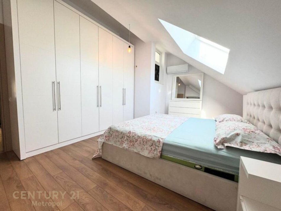 Tirane, jap me qera apartament 2+1+2+Ballkon , 120 m² 800 € (Liqeni i Thatë)