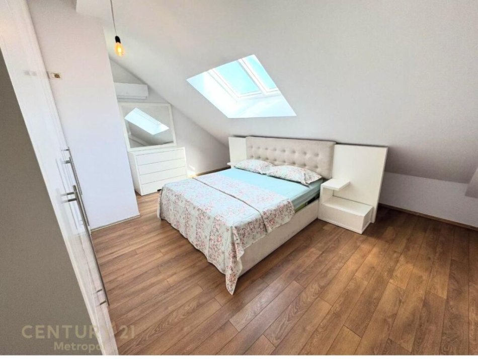 Tirane, jepet me qera apartament 2+1 Kati 6, 800 € (liqeni i thate)
