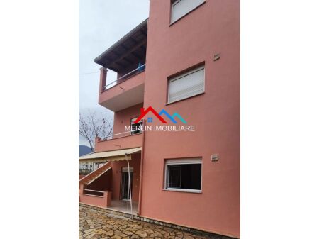 Tirane, jepet me qera Vile 2+1 Kati 3, 300 m² 2.500 € (Xhanfize Keko,PORCELAN)
