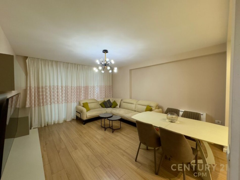 Tirane, jepet me qera apartament 2+1 Kati 5, 120 m² 1.300 € (sheshi willson)