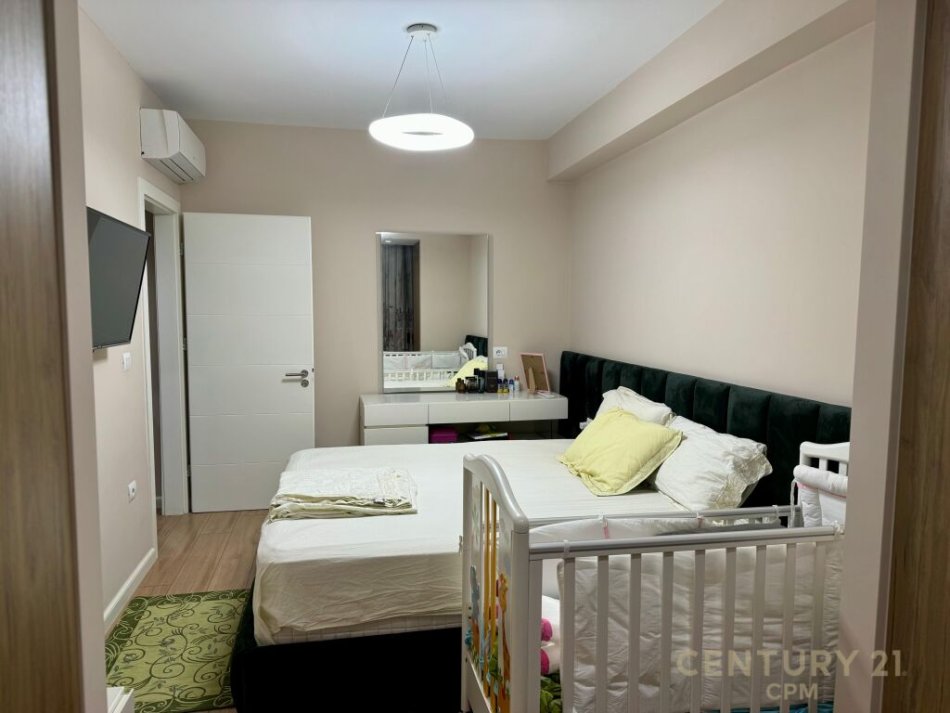 Tirane, jepet me qera apartament 2+1 Kati 5, 120 m² 1.300 € (sheshi willson)