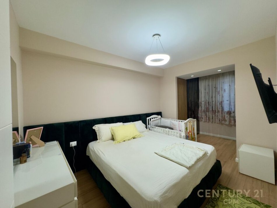 Tirane, jepet me qera apartament 2+1 Kati 5, 120 m² 1.300 € (sheshi willson)